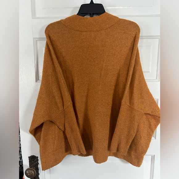 Anthropologie Warm Brown Oversized V-Neck Sweater. Size Medium - Picture 4 of 9